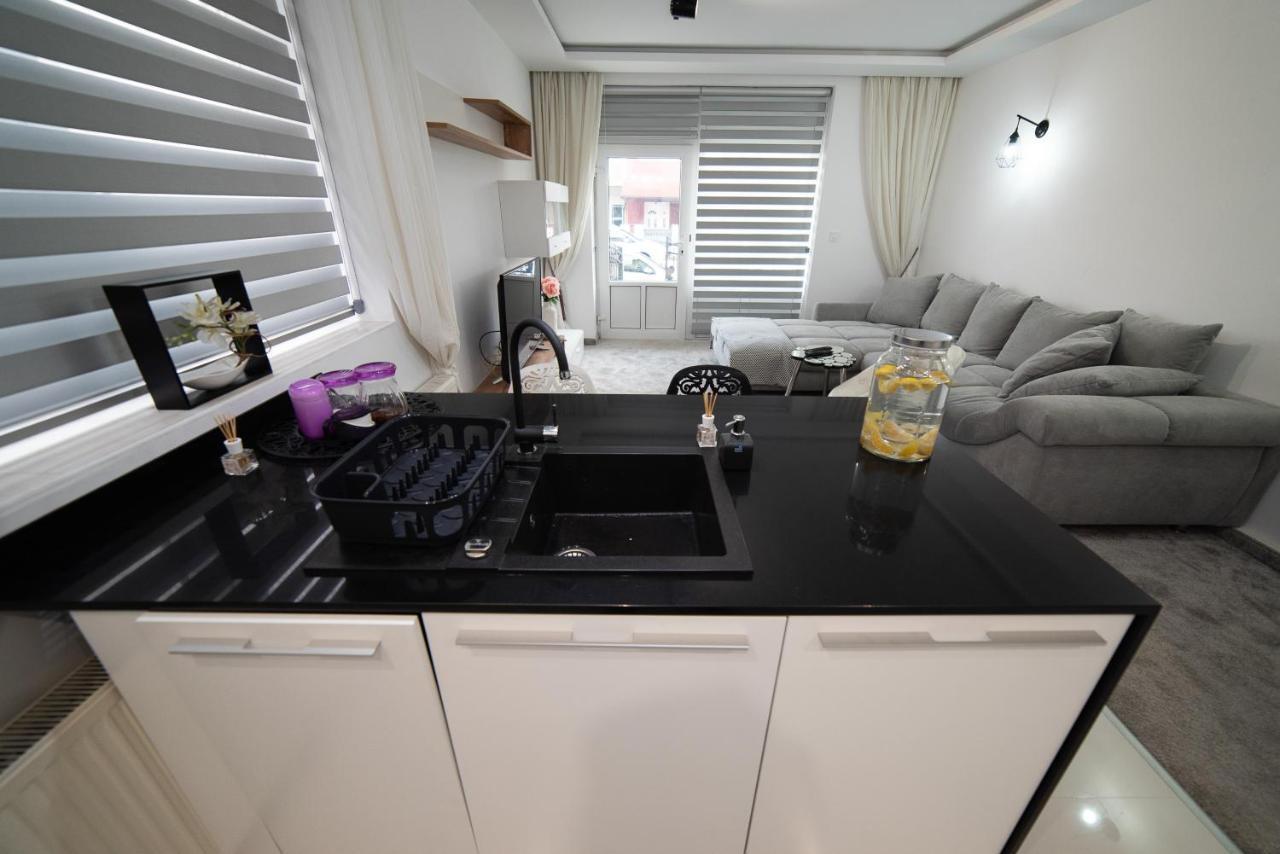 Jelenar Apartamento Novi Sad Exterior foto